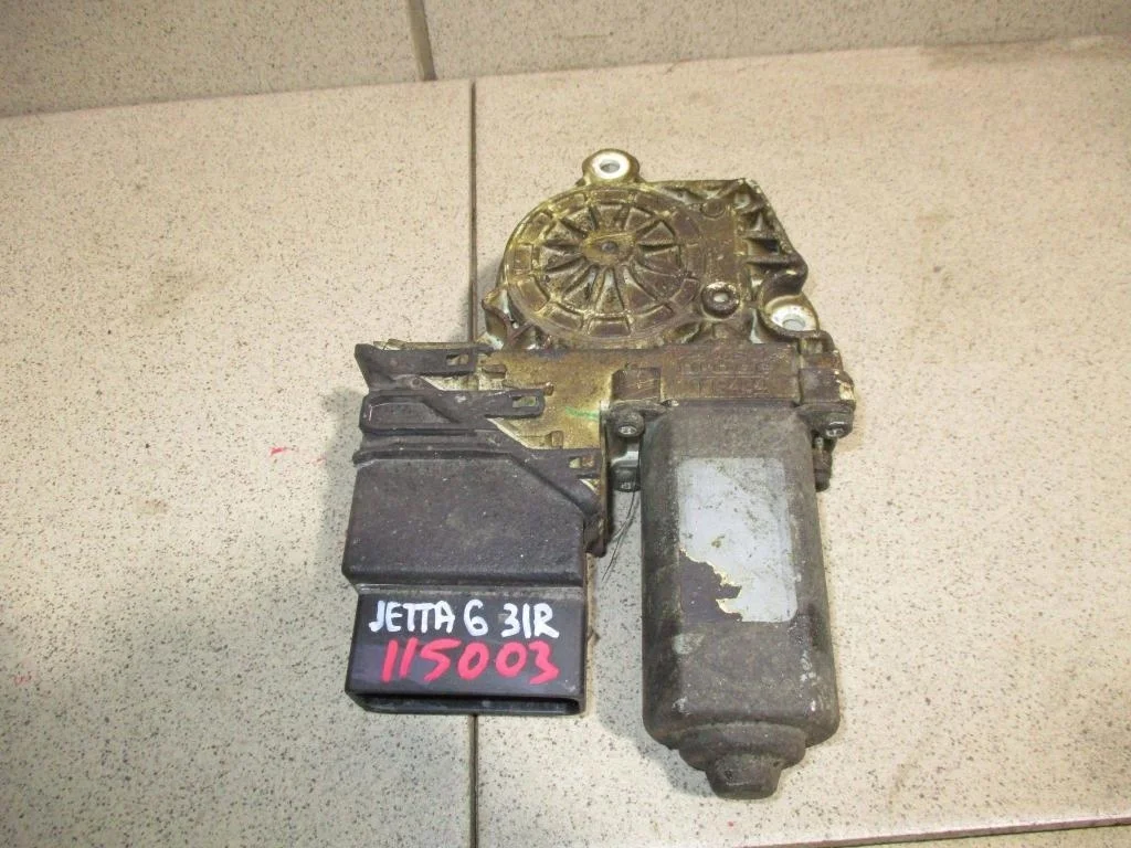 Моторчик стеклоподъемника Volkswagen Jetta (A6)