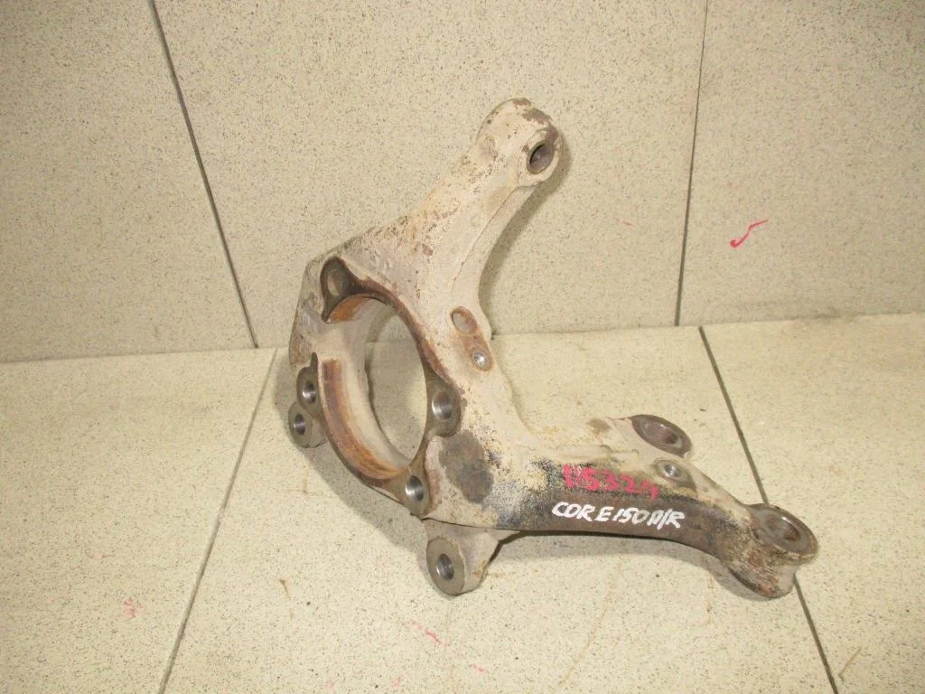 Кулак поворотный передний правый Toyota Corolla (E150)