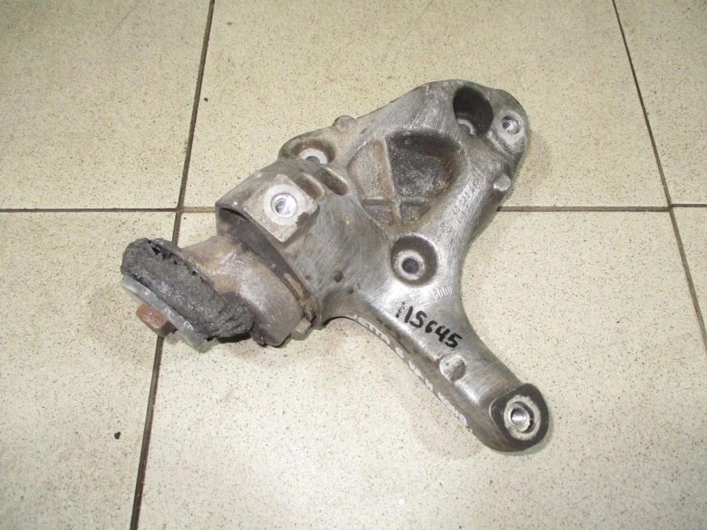 Кронштейн кондиционера Volkswagen Jetta (A6)