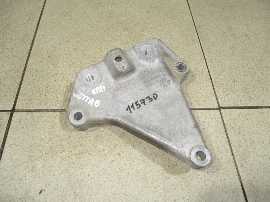 Кронштейн кпп левый Volkswagen Jetta 1B