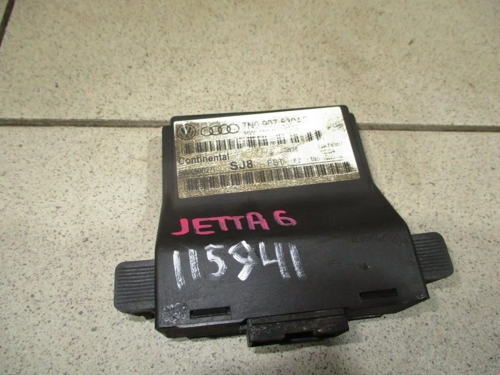 Блок электронный Volkswagen Jetta A6