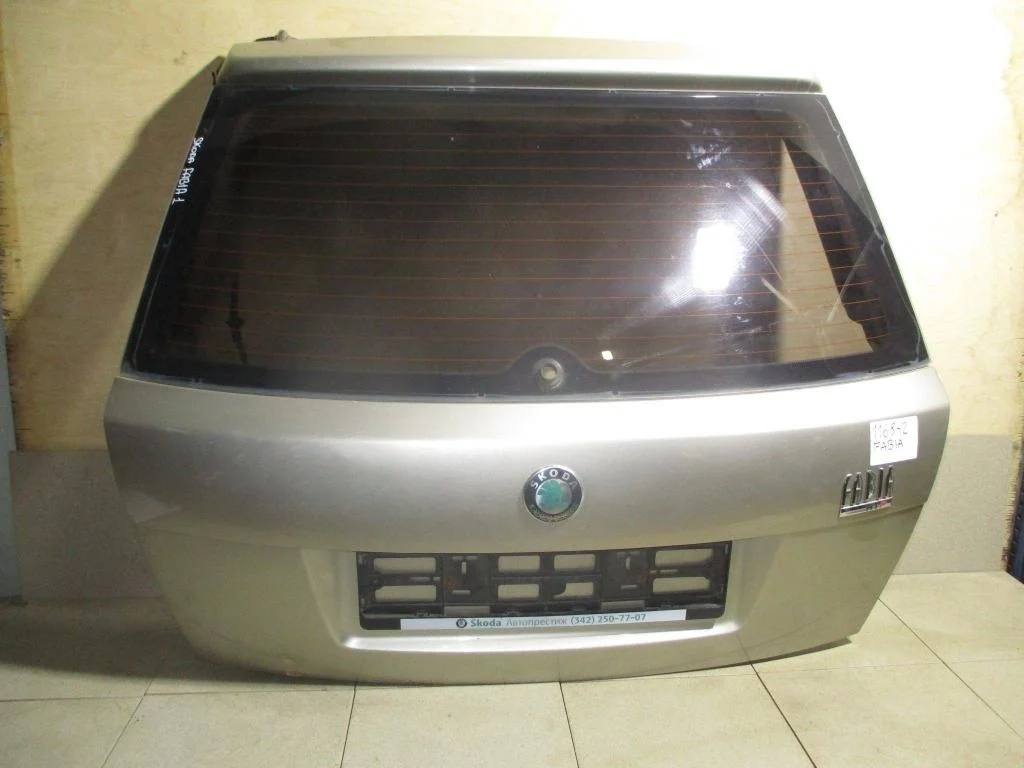Дверь багажника со стеклом Skoda Fabia 1 2005 (6Y)
