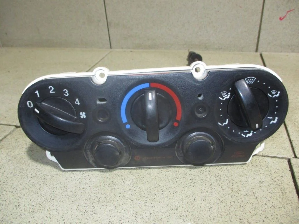 Блок управления отопителем (печкой) Ford Fusion