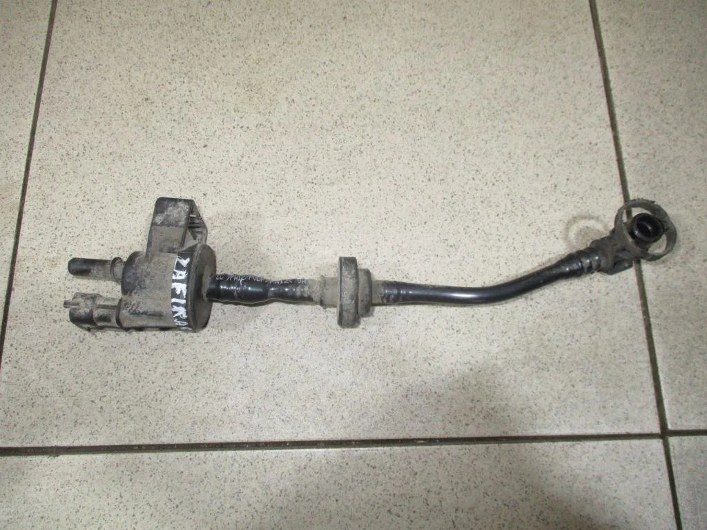 Клапан вентиляции топливного бака Opel Zafira 2012 C