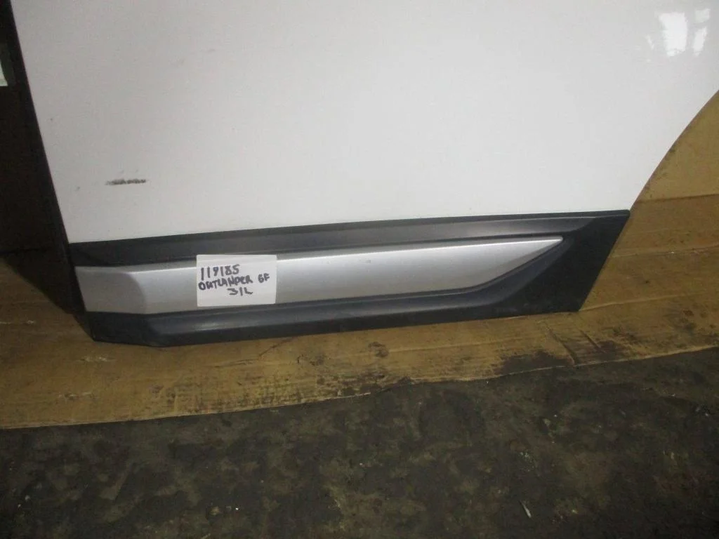 Накладка двери задней левой Mitsubishi Outlander 3 2015 GF