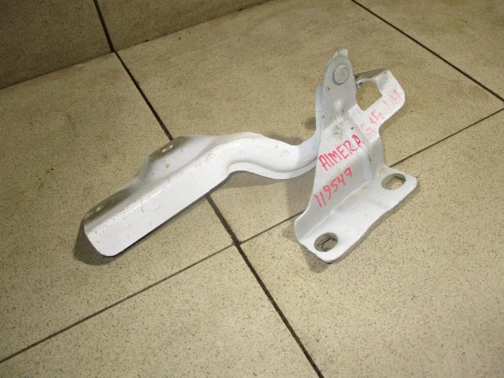 Петля капота левая Nissan Almera G15