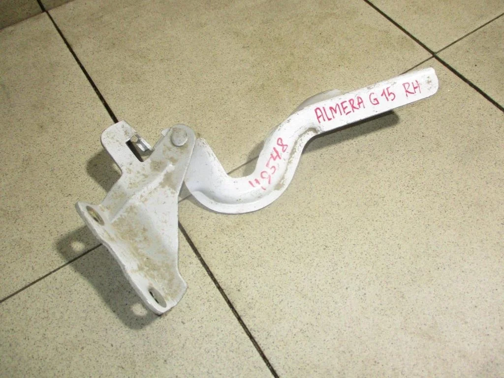 Петля капота правая Nissan Almera G15