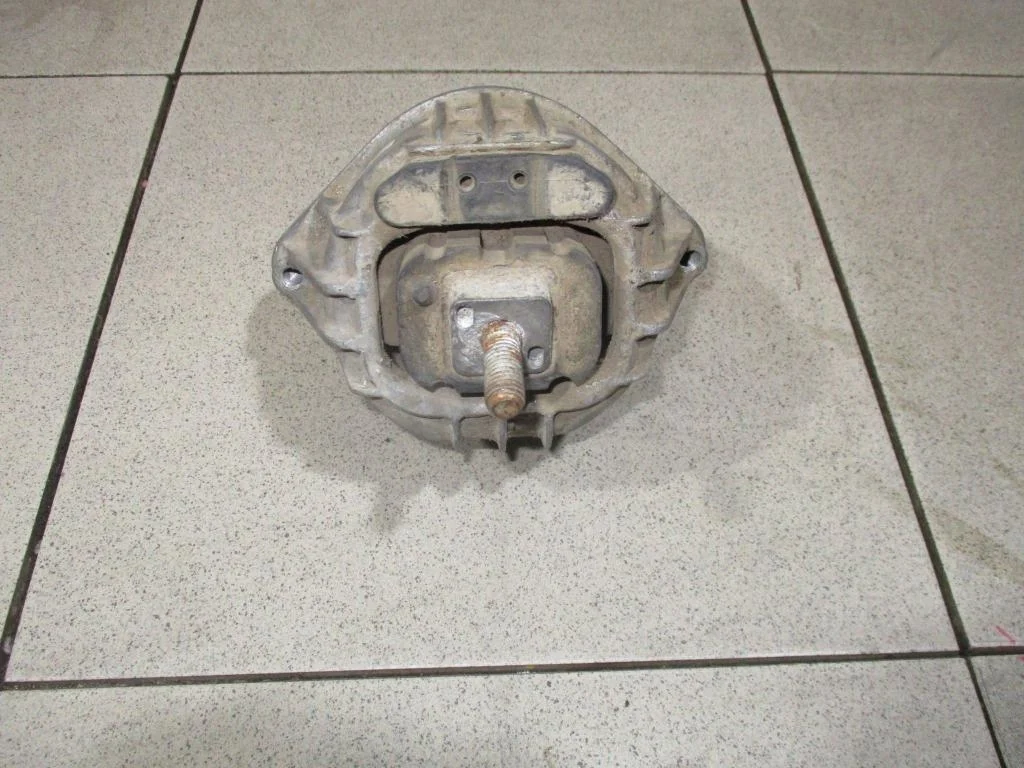 Опора двигателя BMW X1 E84