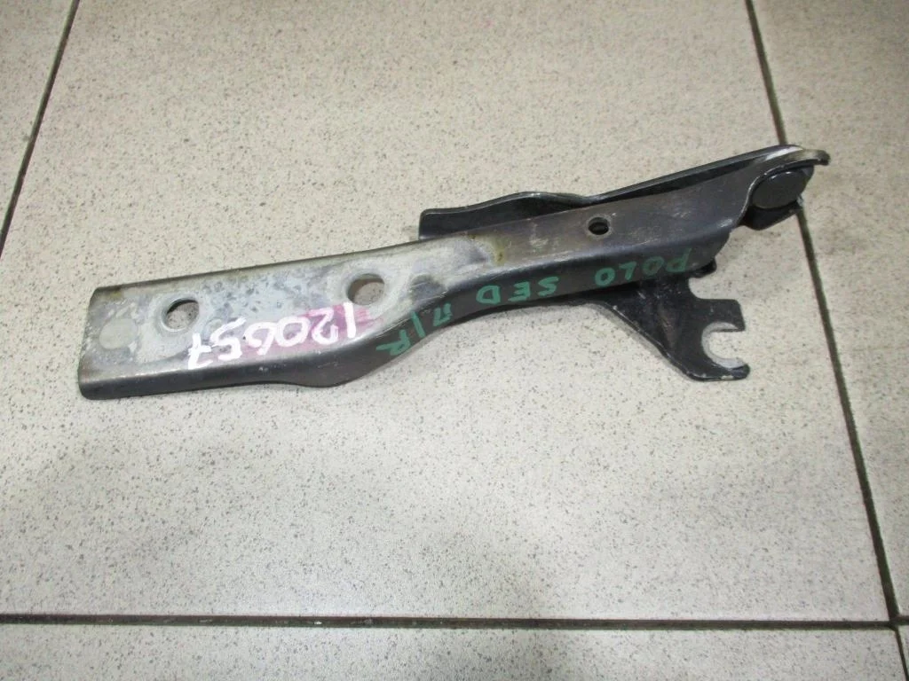 Петля капота правая Volkswagen Polo 5