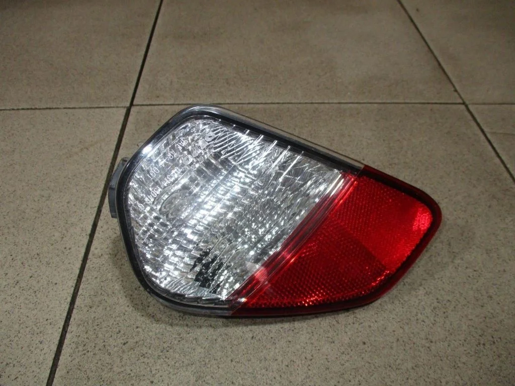 Фонарь задний в бампер правый Mitsubishi Outlander 2015 (GF)
