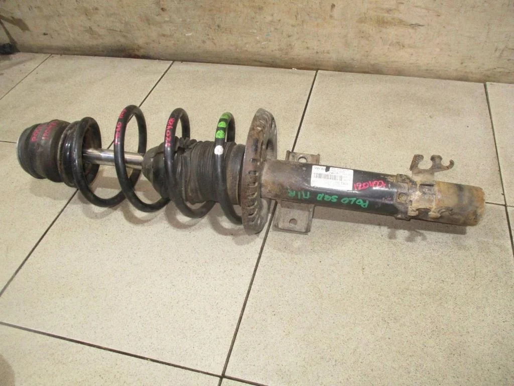 Амортизатор передний Volkswagen Polo 5