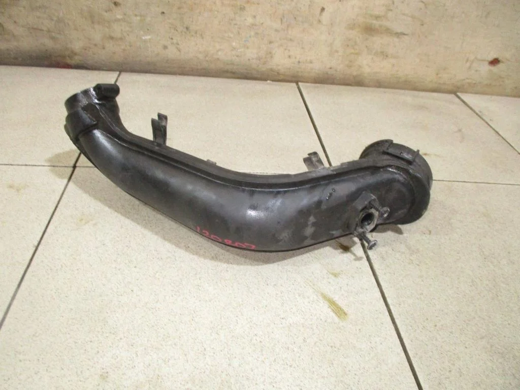 Патрубок турбины Volkswagen Jetta (A6)