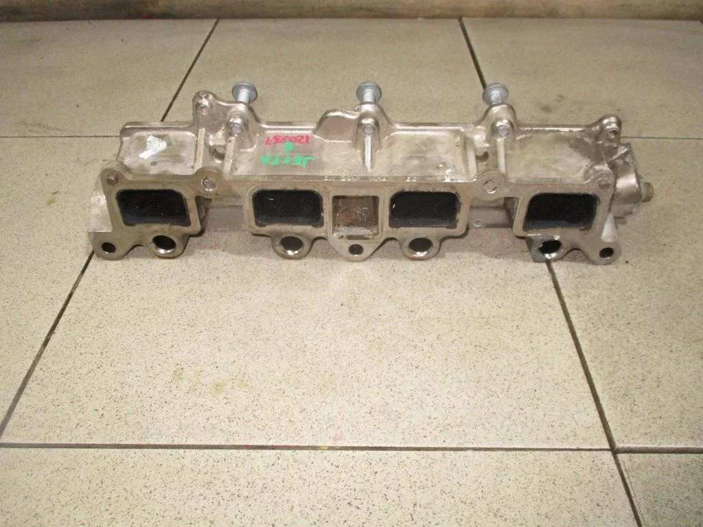 Коллектор впускной Volkswagen Jetta (A6)