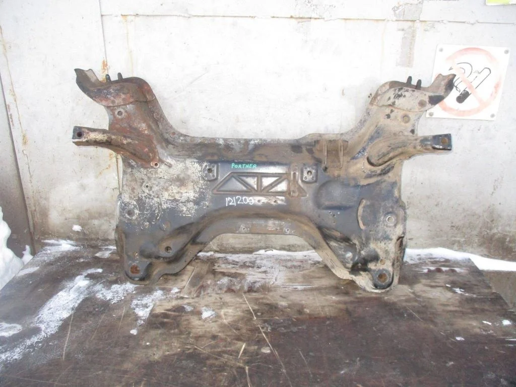 Балка подмоторная Peugeot Partner II