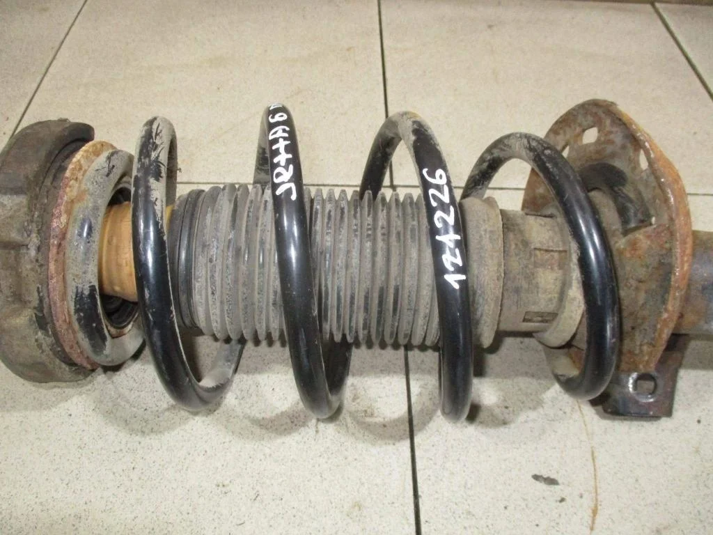 Пружина передняя Volkswagen Jetta 2011 (A6)