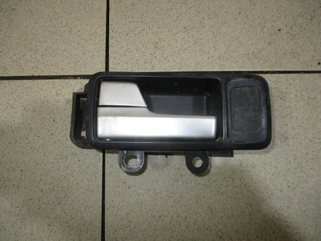 Ручка двери внутренняя левая Ford Focus 2