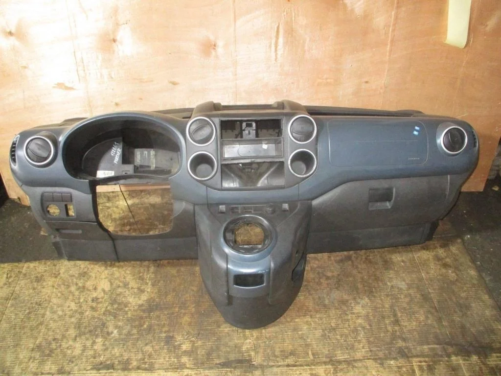 Торпедо Peugeot Partner Tepee 2008 B9