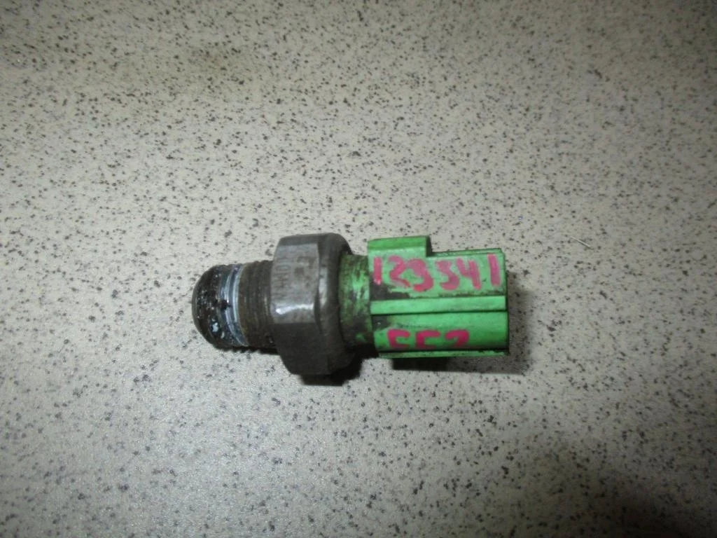 Датчик давления масла Ford Focus 2