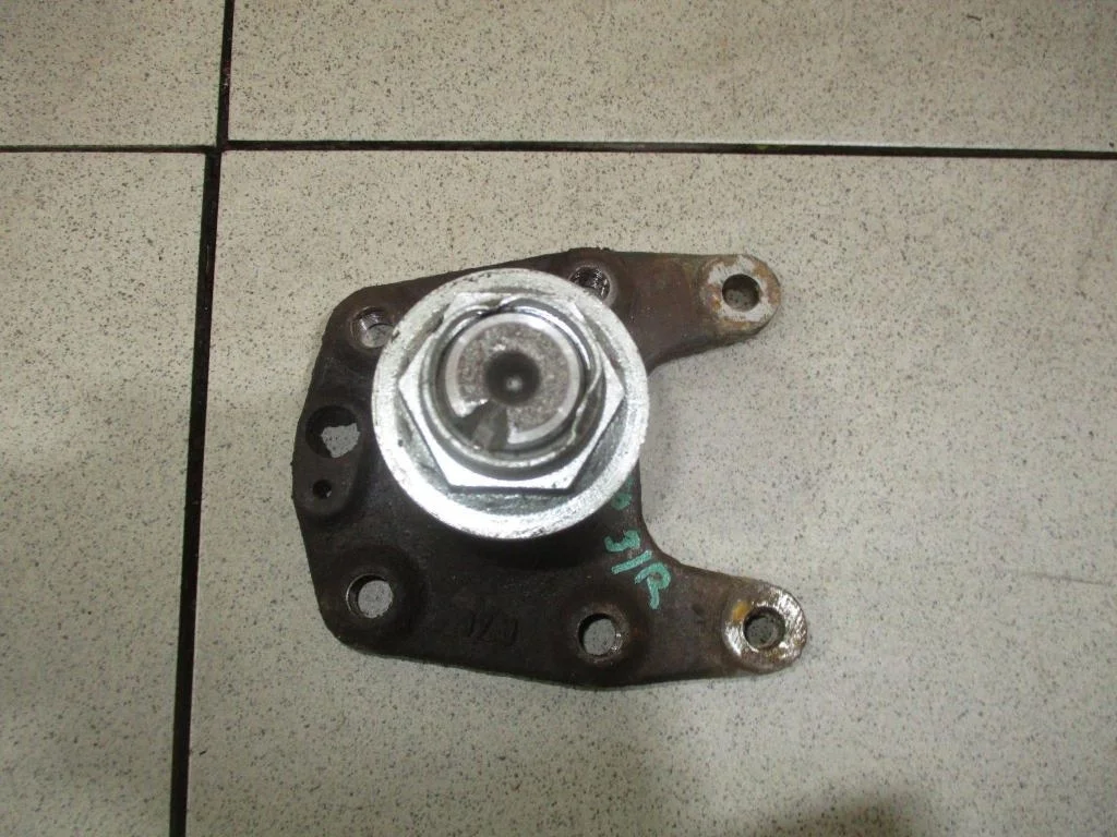 Цапфа Peugeot Partner Tepee 2008 B9