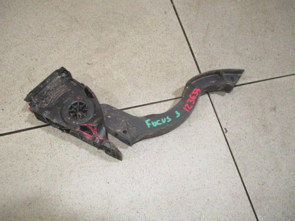 Педаль газа Ford Focus 3