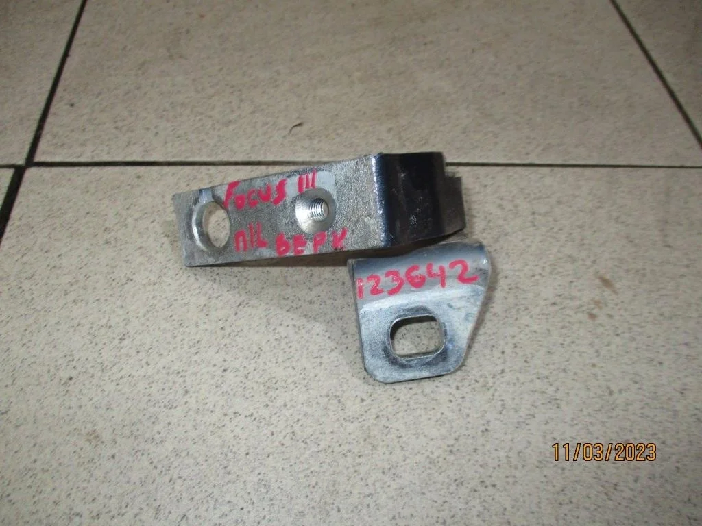 Петля двери Ford Focus 3