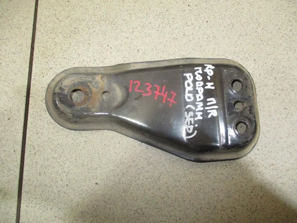 Кронштейн переднего рычага Volkswagen Polo 5