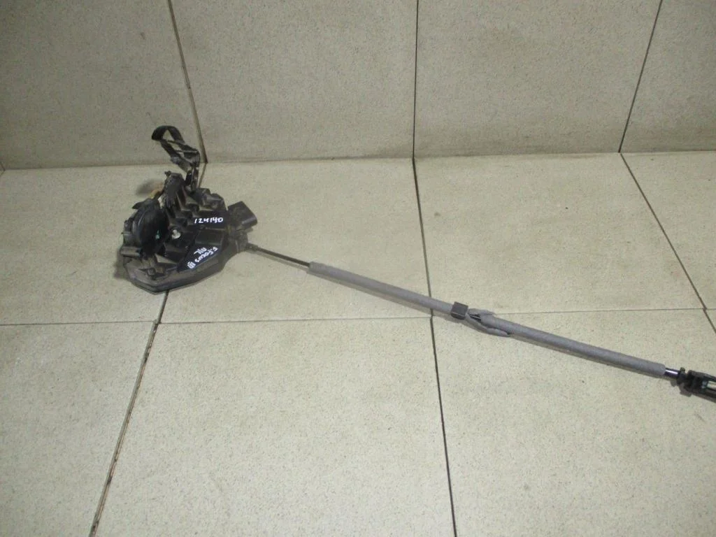 Замок двери передней левой Ford Focus 3