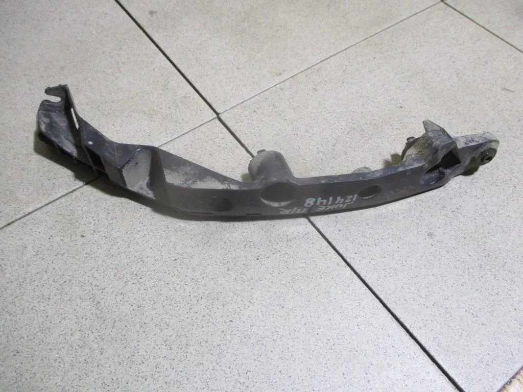 Кронштейн переднего бампера правый Nissan Juke (F15)