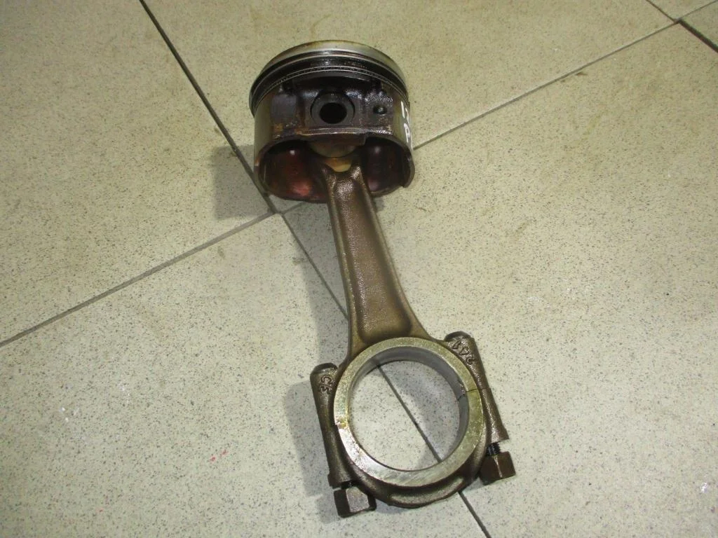 Поршень с шатуном Peugeot Partner 2008 II