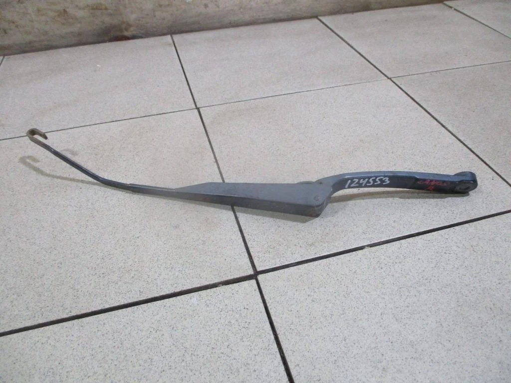 Поводок стеклоочистителя передний правый Chevrolet Lanos 2008 T100