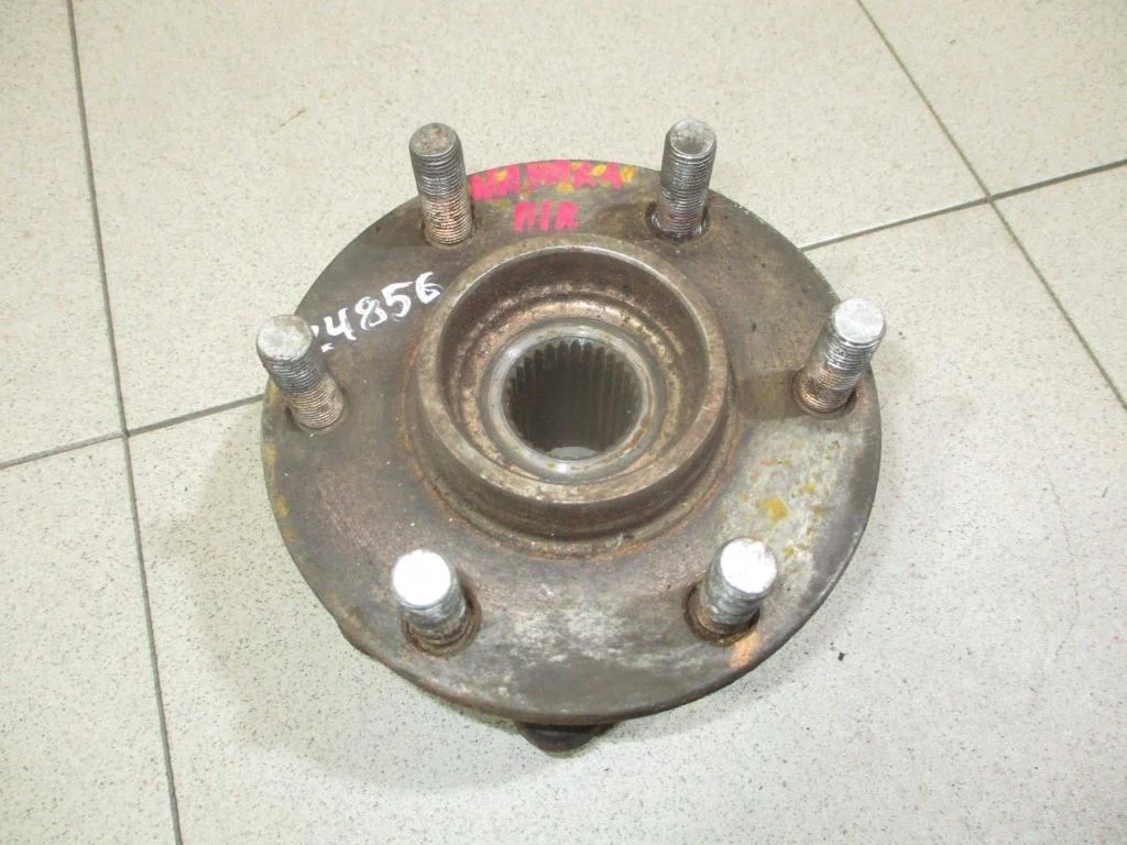 Ступица передняя Nissan Navara 2007 D40