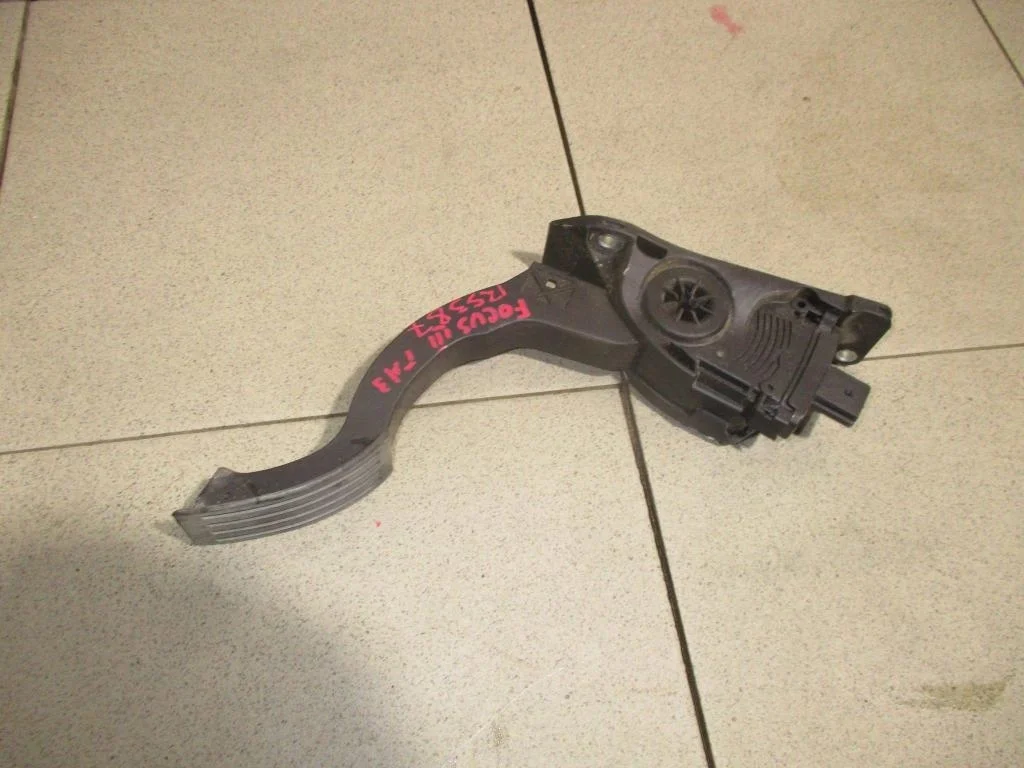 Педаль газа Ford Focus 3