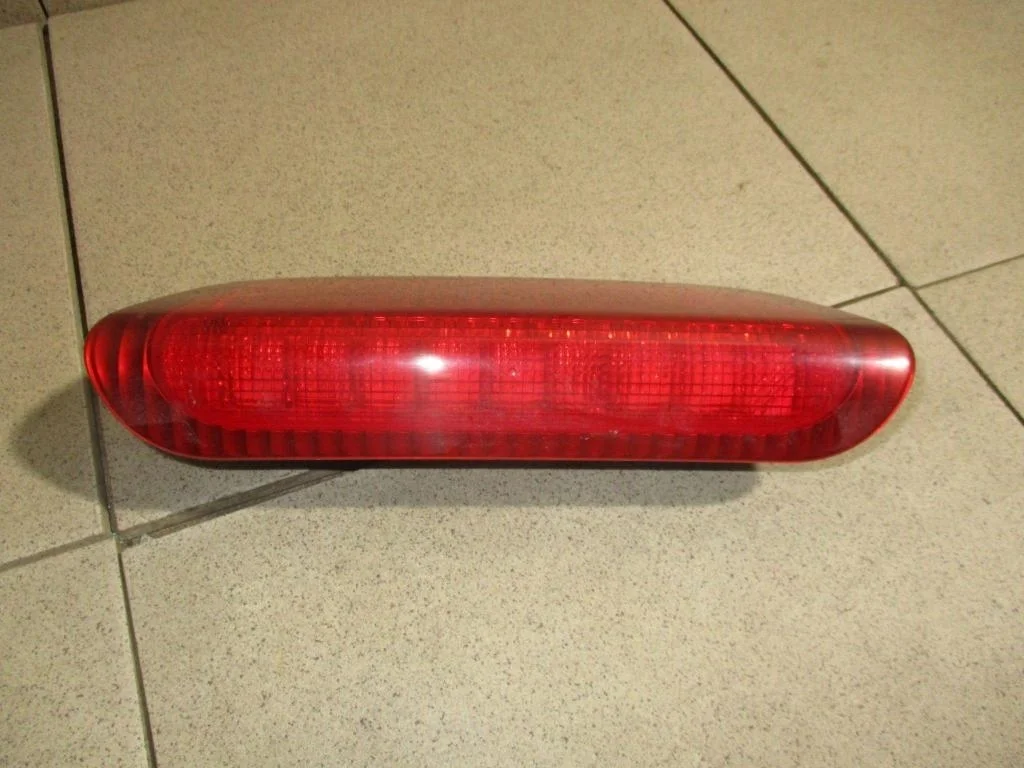 Фонарь задний (стоп сигнал) Nissan Juke (F15)