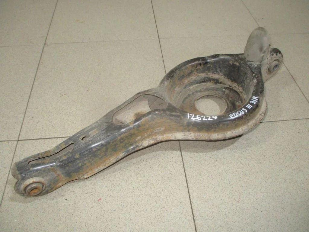 Рычаг задний нижний Ford Focus 3