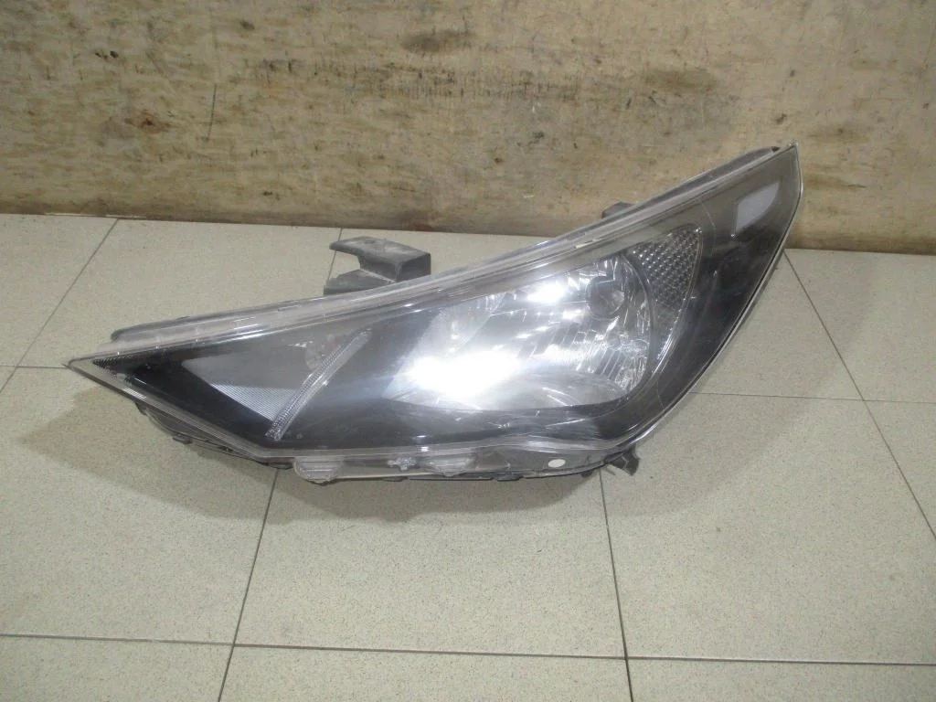 Фара левая Hyundai Solaris 2