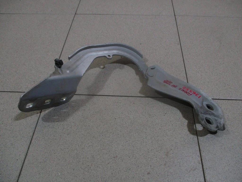 Петля капота правая Ford Focus 3