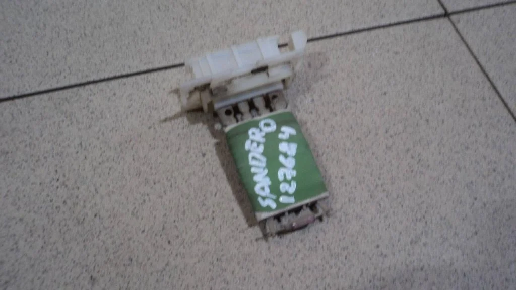 Резистор отопителя Renault Sandero 1 BS