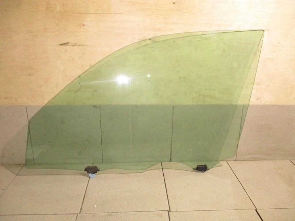 Стекло двери передней левой Toyota Land Cruiser Prado J120