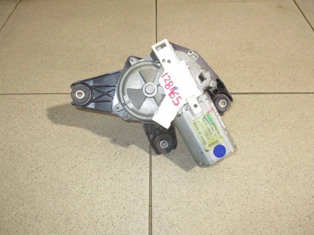 Моторчик стеклоочистителя задний Nissan Juke (F15)