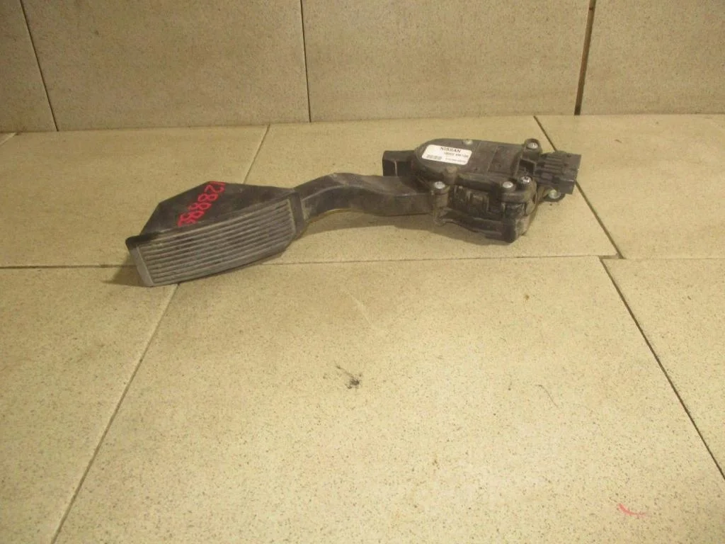 Педаль газа Nissan Teana 2006 (J31)