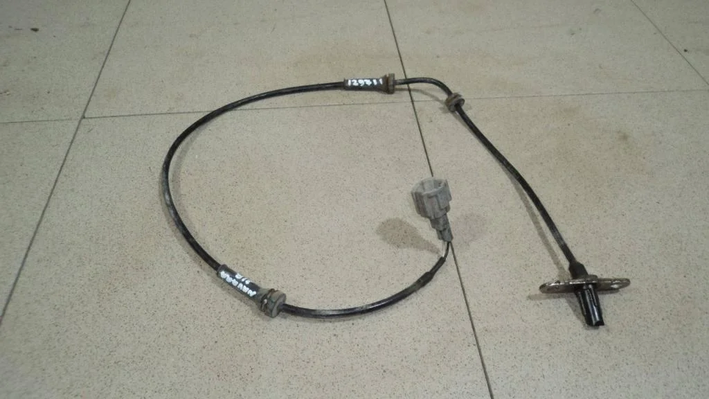 Датчик abs задний правый Nissan Navara 2007 (D40)