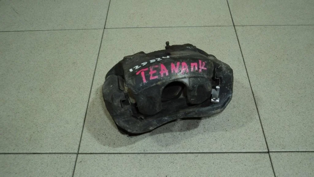 Суппорт передний левый Nissan Teana 2006 J31