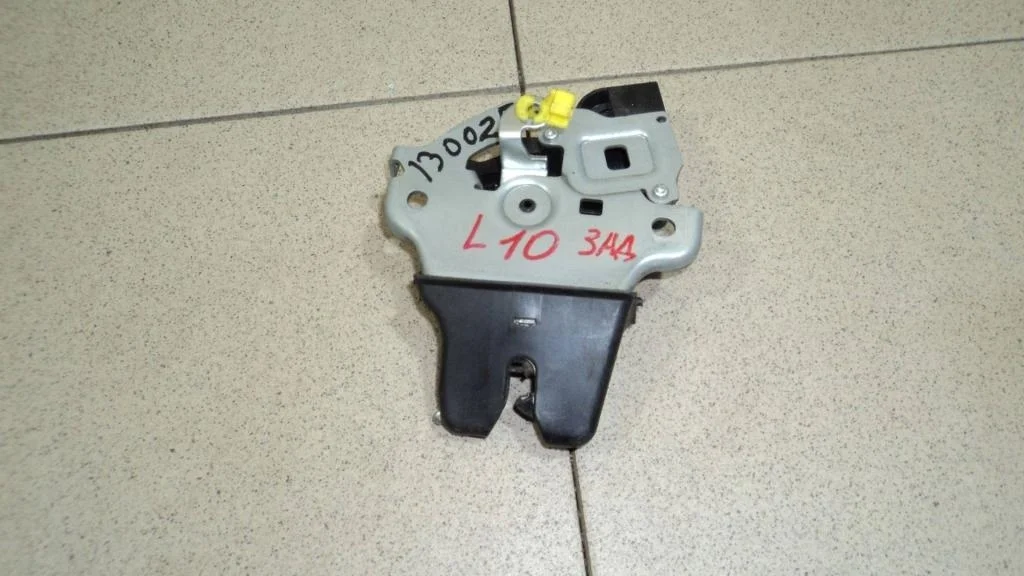 Замок багажника Mitsubishi Lancer 10 CY