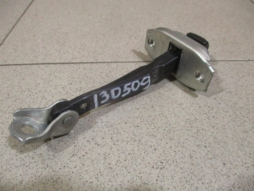 Ограничитель двери Mitsubishi ASX