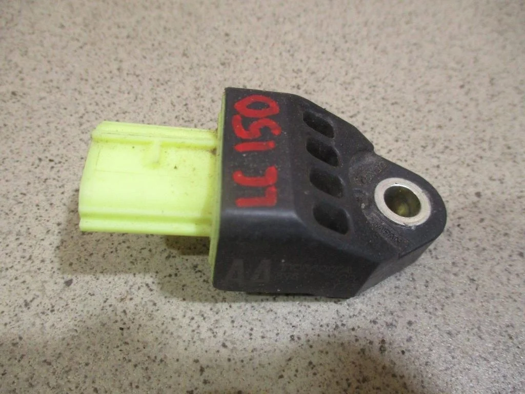 Датчик air bag Toyota Land Cruiser Prado J150