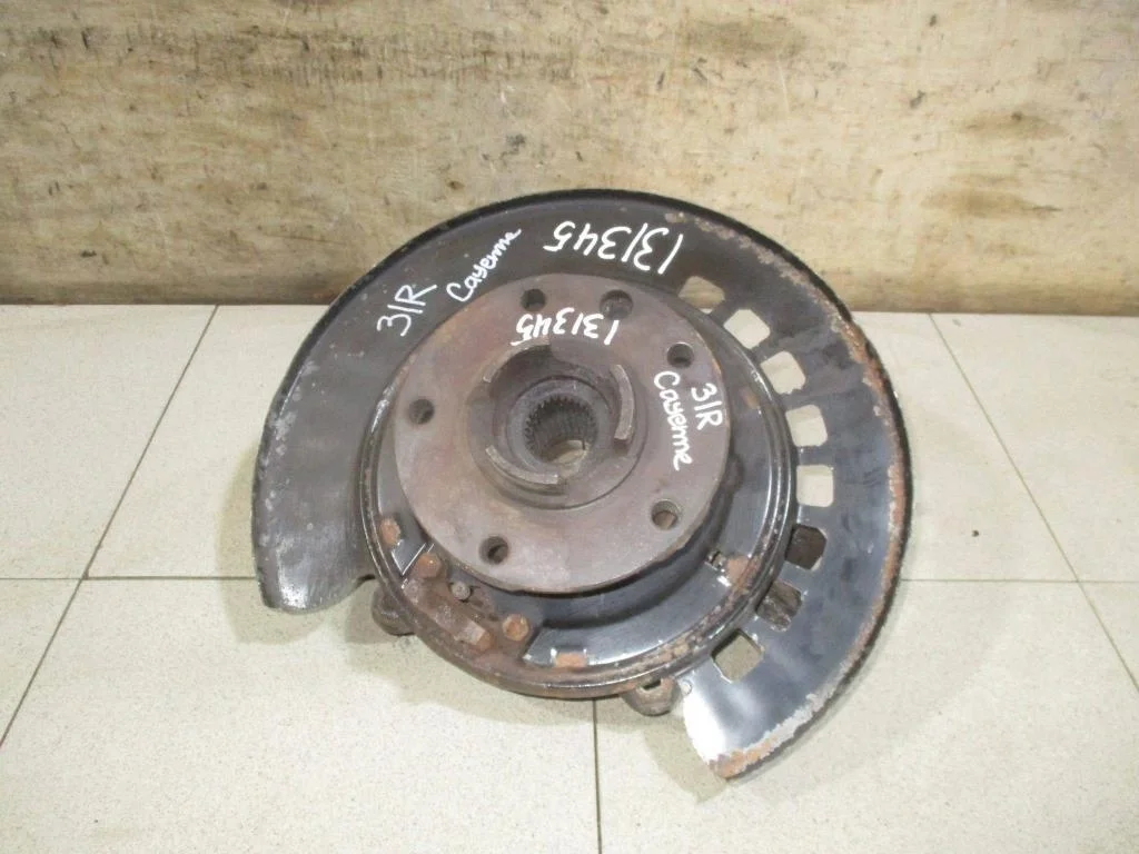 Кулак поворотный задний правый Porsche Cayenne 1 955, 957