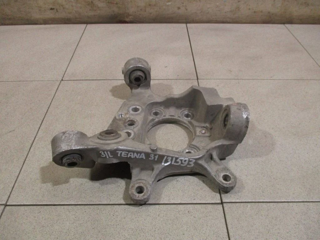 Кулак поворотный задний левый Nissan Teana 2006 J31