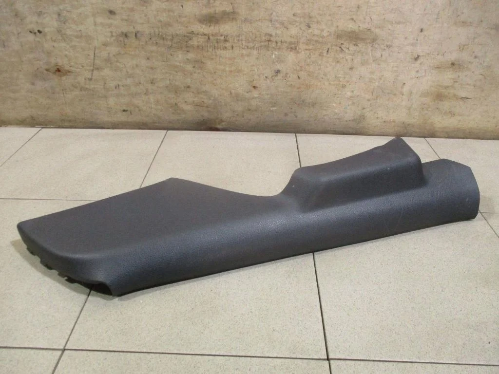 Обшивка стойки Volkswagen Polo 5