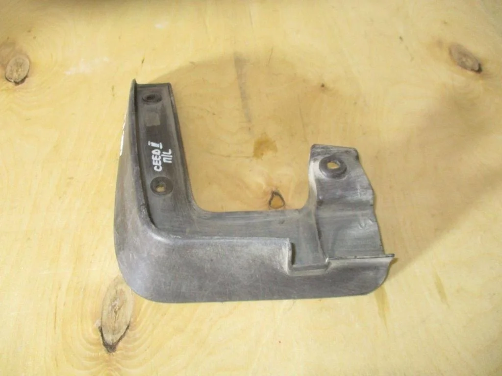 Брызговик передний левый Kia Ceed 2 2014 JD