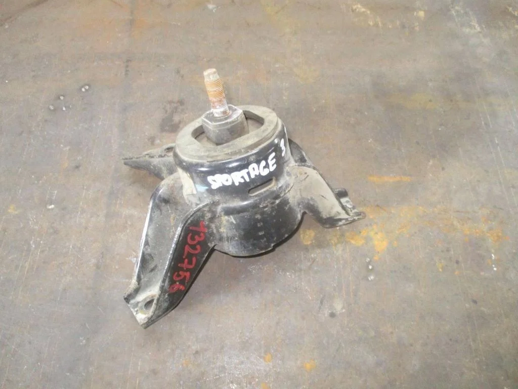 Опора двигателя правая Kia Sportage 3 2014 SL